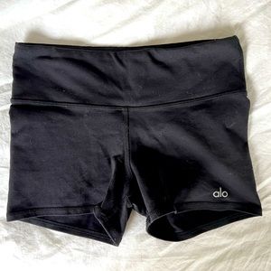 Alo Yoga 3 inch high waist Workout Shorts XS excellent condition hardly worn